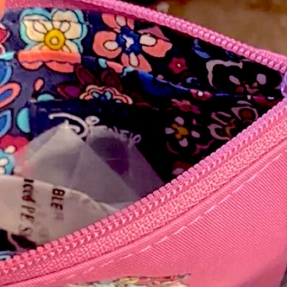 Vera Bradley Exclusive Daisy Duck Card Case - Picture 5 of 8